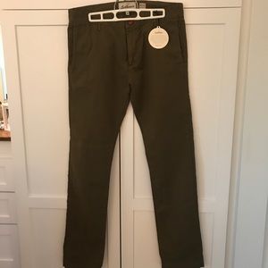 Wellen Men’s Dark Olive Straight Pants